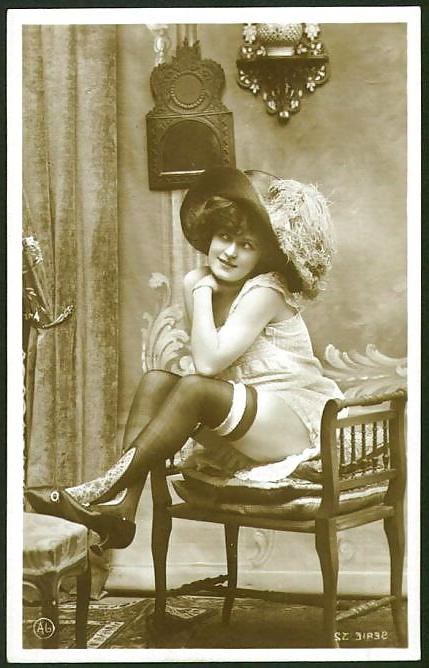 25P Old French postcards 7