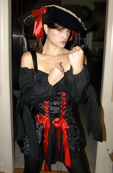 12P Ex-Girlfriend in Pirate Costume