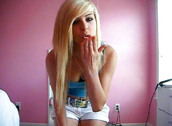 10P She love watching Cocks on Cam MSN: anneliena at live.de