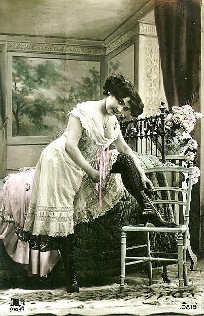 25P Old French postcards 10