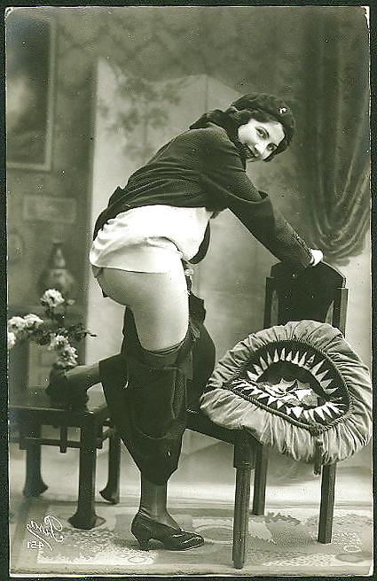 25P Old French postcards 10