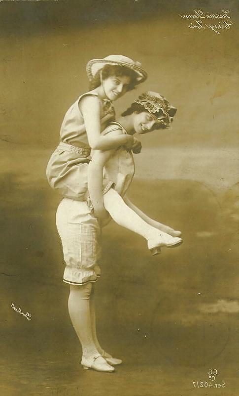25P Old French postcards 10