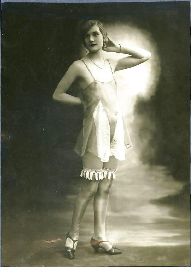 25P Old French postcards 10