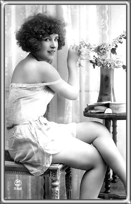 25P Old French postcards 11