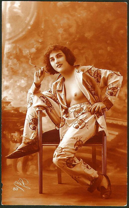 25P Old French postcards 11