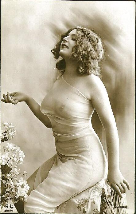 25P Old French postcards 11