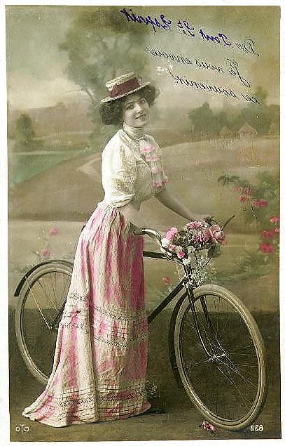 25P Old French postcards 11