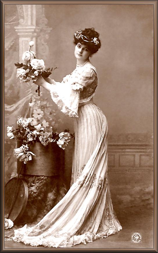 25P Old French postcards 11