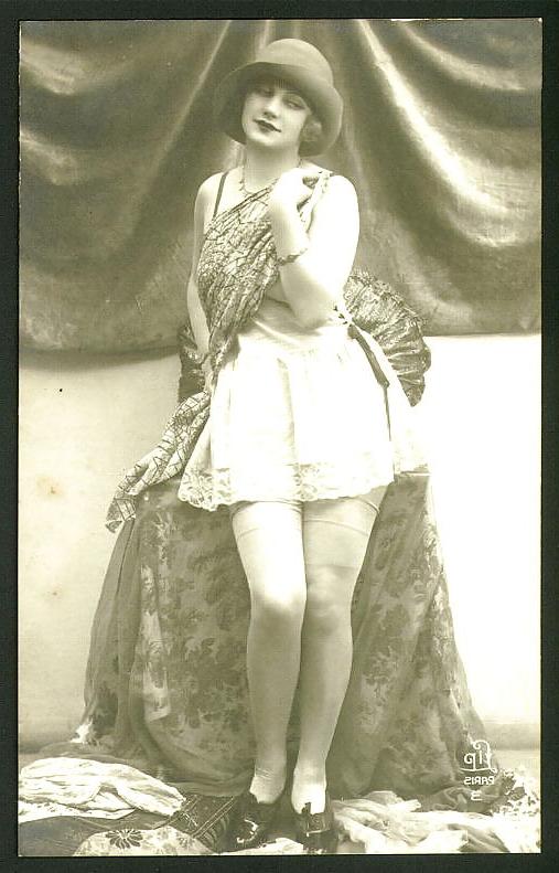 25P Old French postcards 13