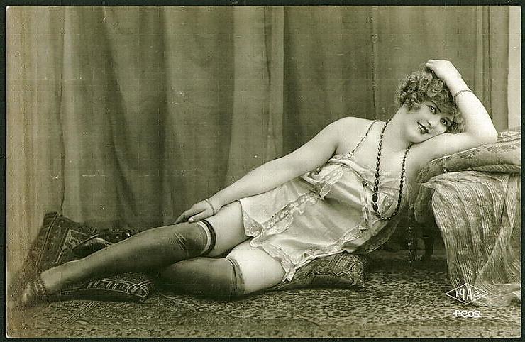 25P Old French postcards 13