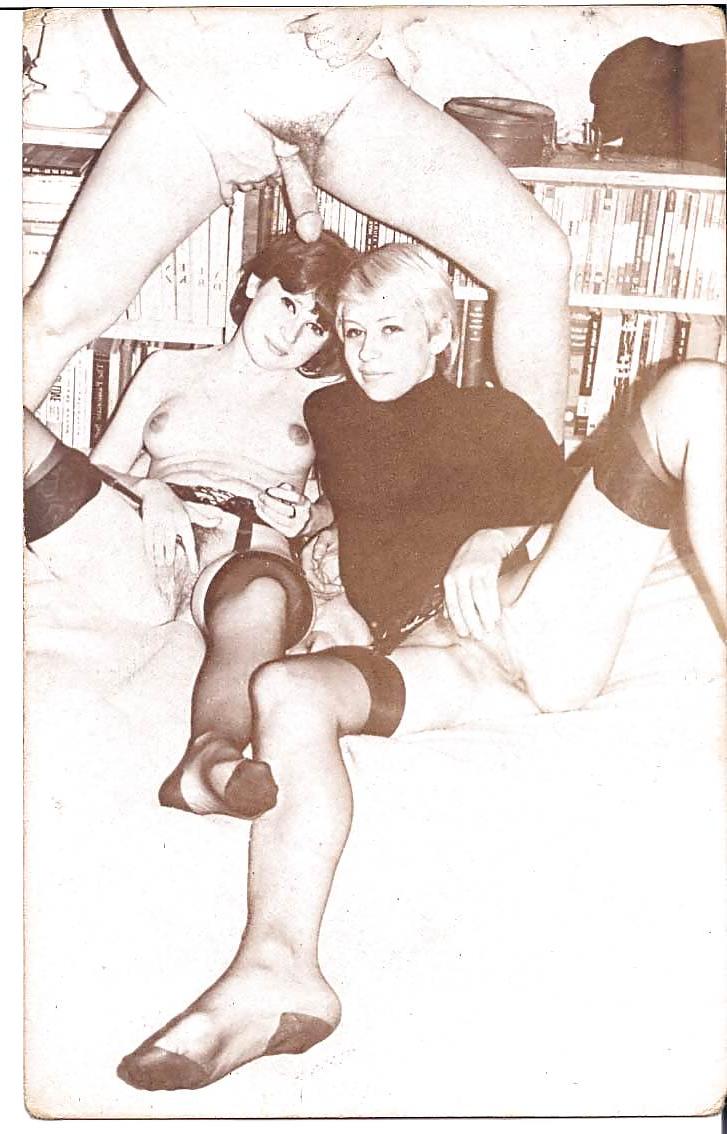 4P 1960s Foursome Blonde & Brunette Stockings & Suspenders