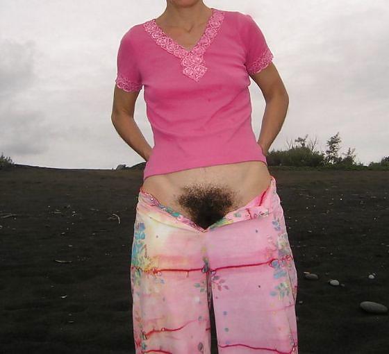 25P Hairy pussy french mature