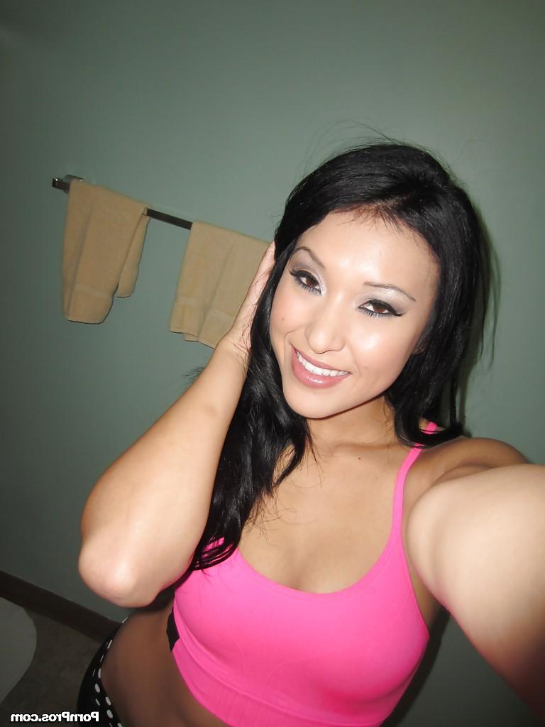 16P Asian beauty Jayden Lee taking nude self shots as she undresses