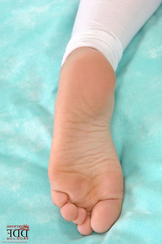 16P Lesbian teens enjoy foot fetish spreading legs and tearing panties