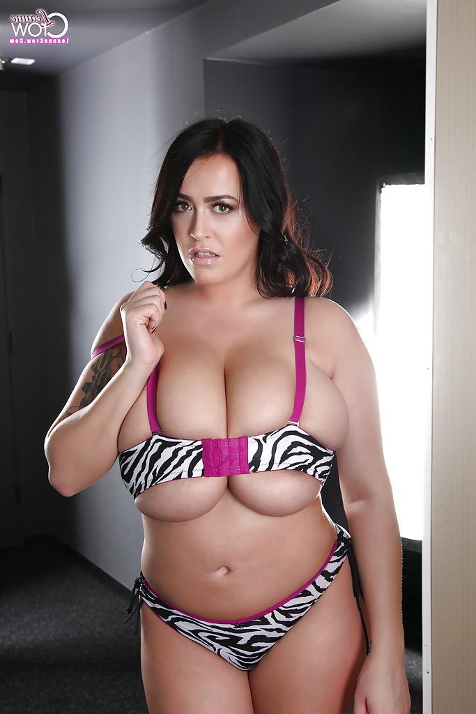 16P Leanne Crow shows off her monster tits in a sexy swim suit bikini