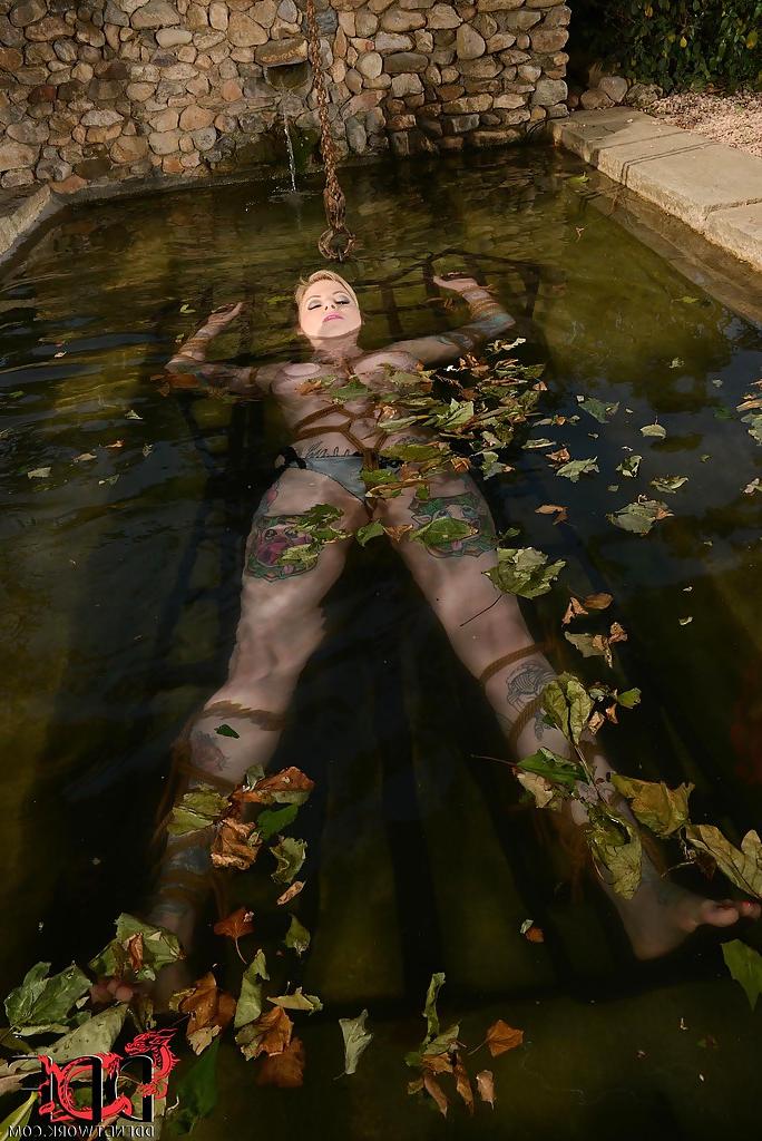 16P Tattooed babe Hollie Hatton gets tied up hard and drilled outdoors