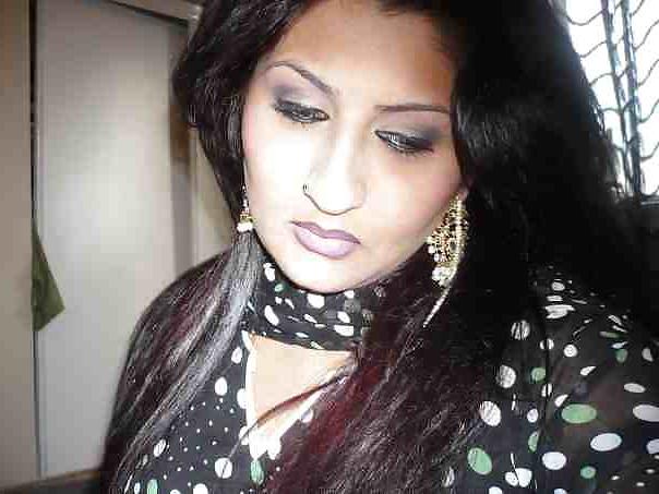 10P My pakistani women