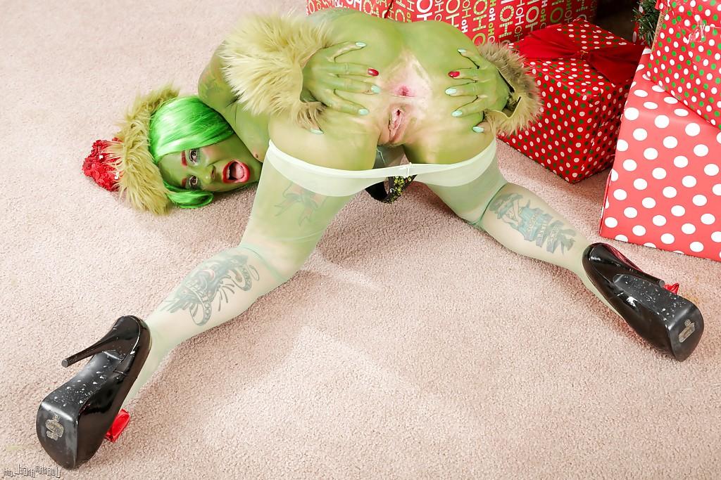 16P Green-skinned amateur Joanna Angel poses very hot on Christmas