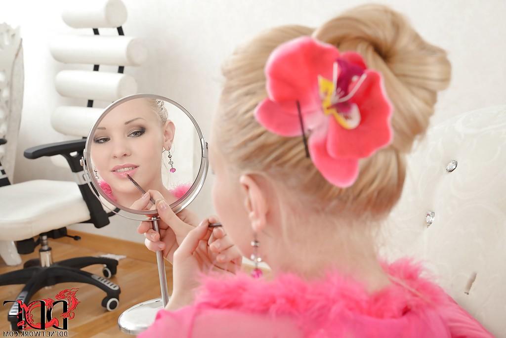 13P Beautiful babe with hot ass Lola Taylor is posing in her panties