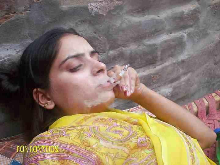 20P My pakistani women