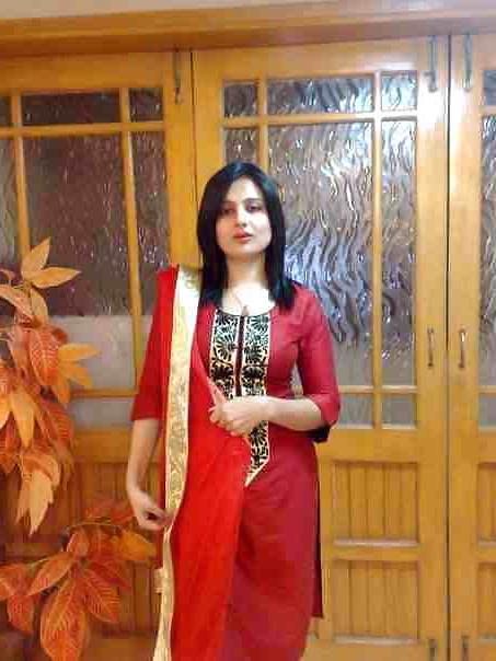20P My pakistani women