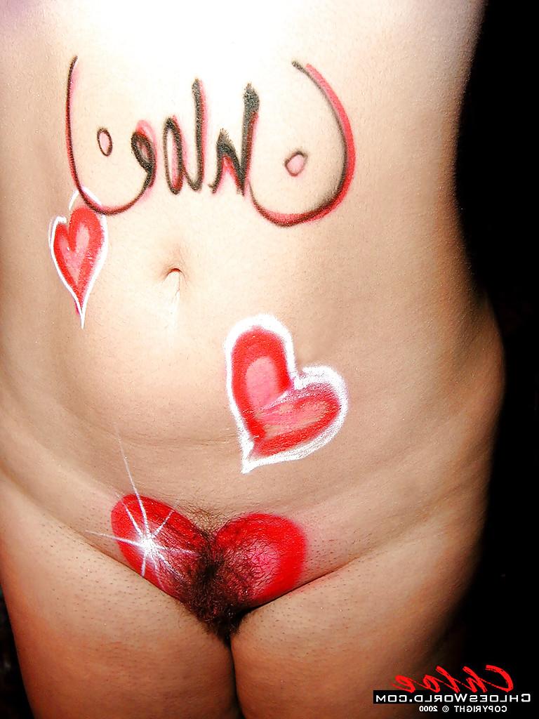 16P MILF Chloe Vevrier has nice melons and hairy pussy covered with body paint