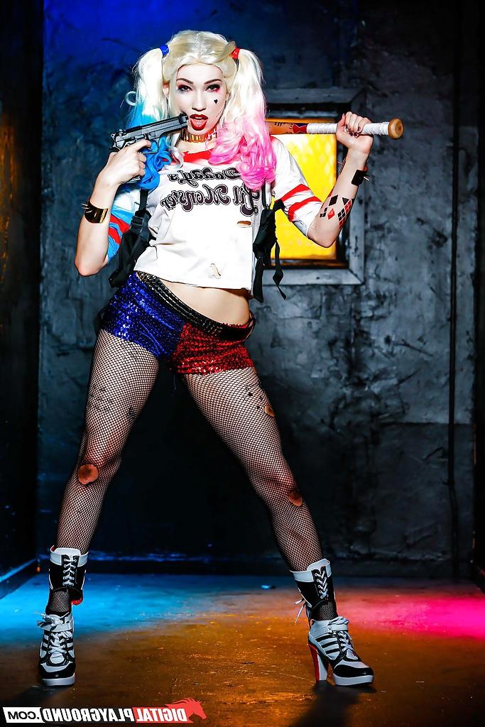16P Cosplay fetish model Aria Alexander spreading pink cunt in ripped pantyhose