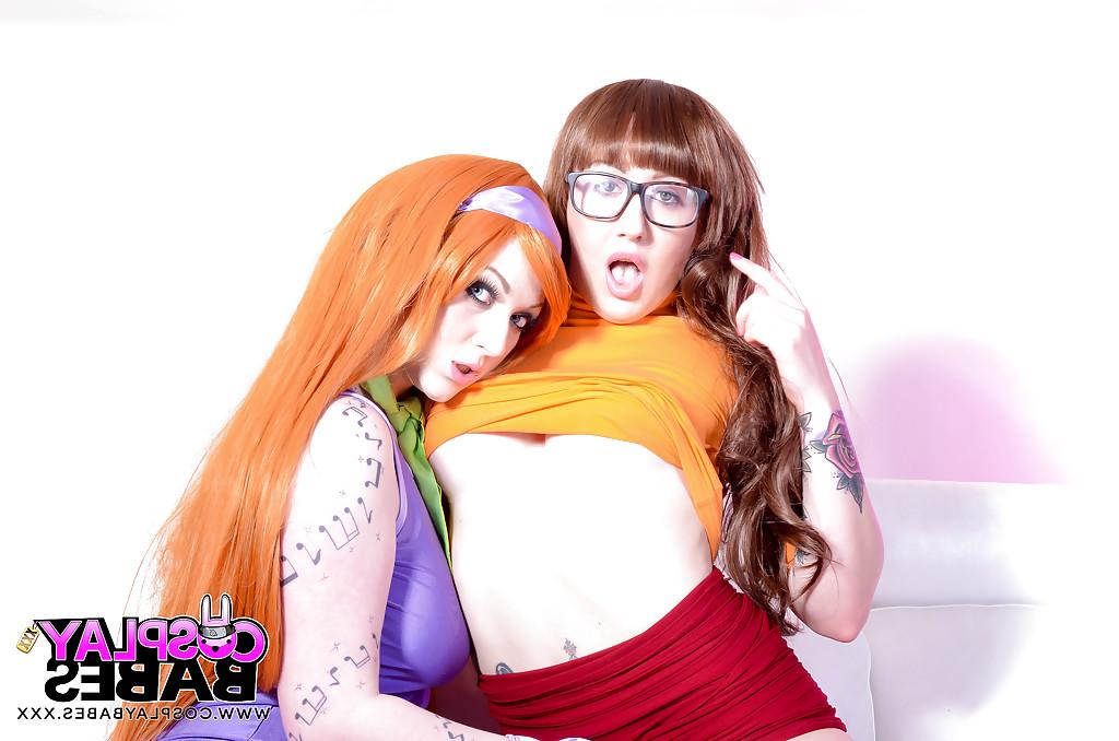 16P Euro cosplay enthusiasts Harmony Reigns and Elouise Please go girl on girl