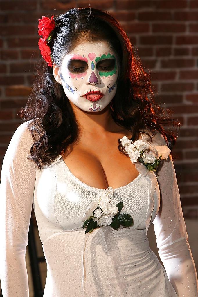16P Stunning latina in cosplay outfit Alexis Amore revealing her goods