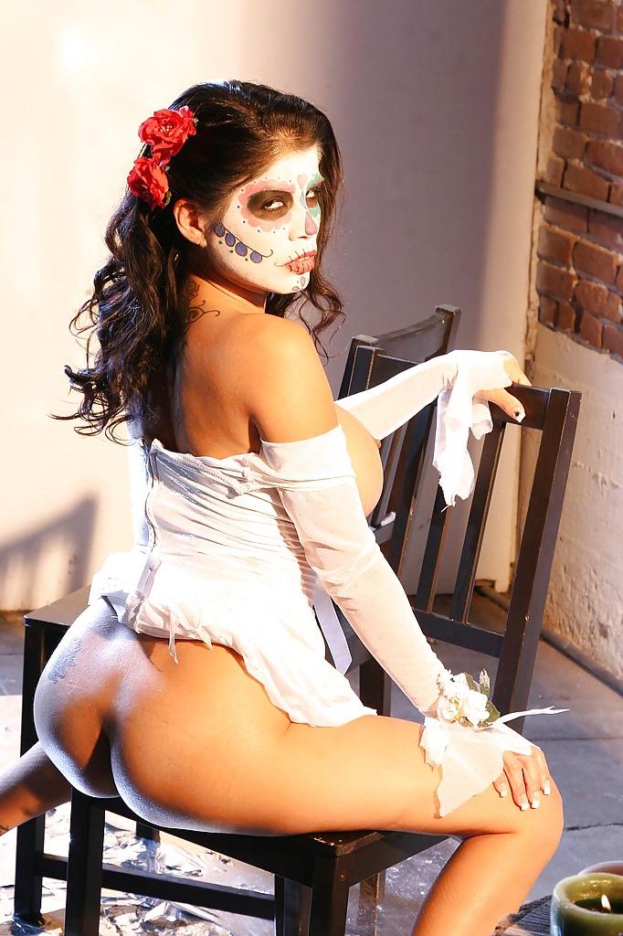 16P Stunning latina in cosplay outfit Alexis Amore revealing her goods