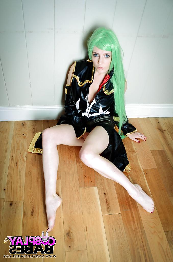16P Cosplay photo gallery featuring Euro fetish babe Samantha Bentley
