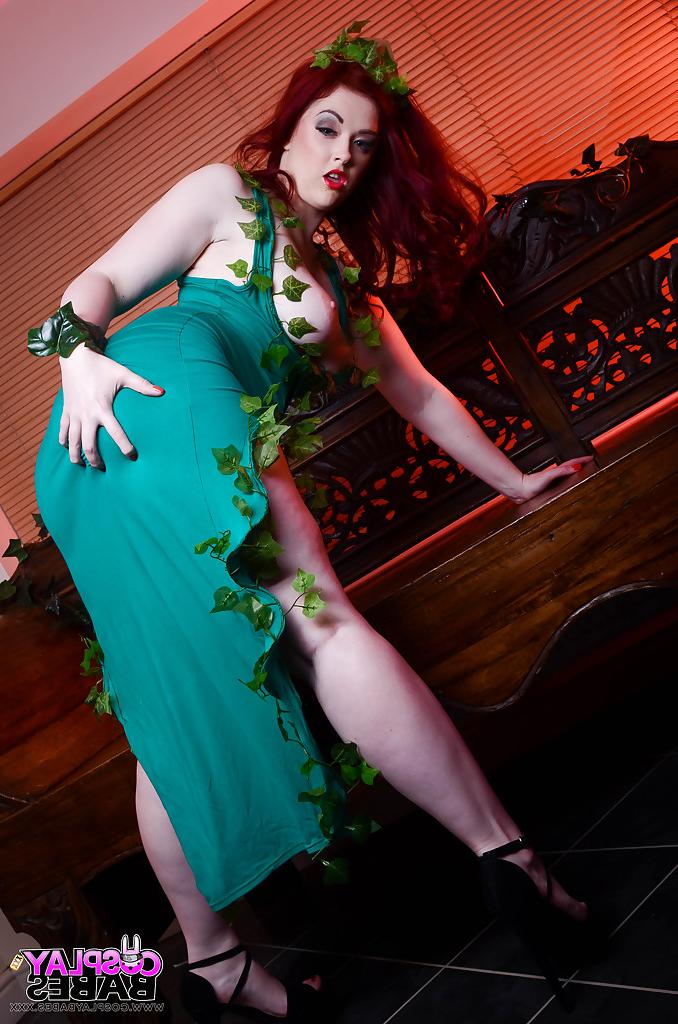 16P Redhead fetish model Jaye Rose has an erotic cosplay photo shoot
