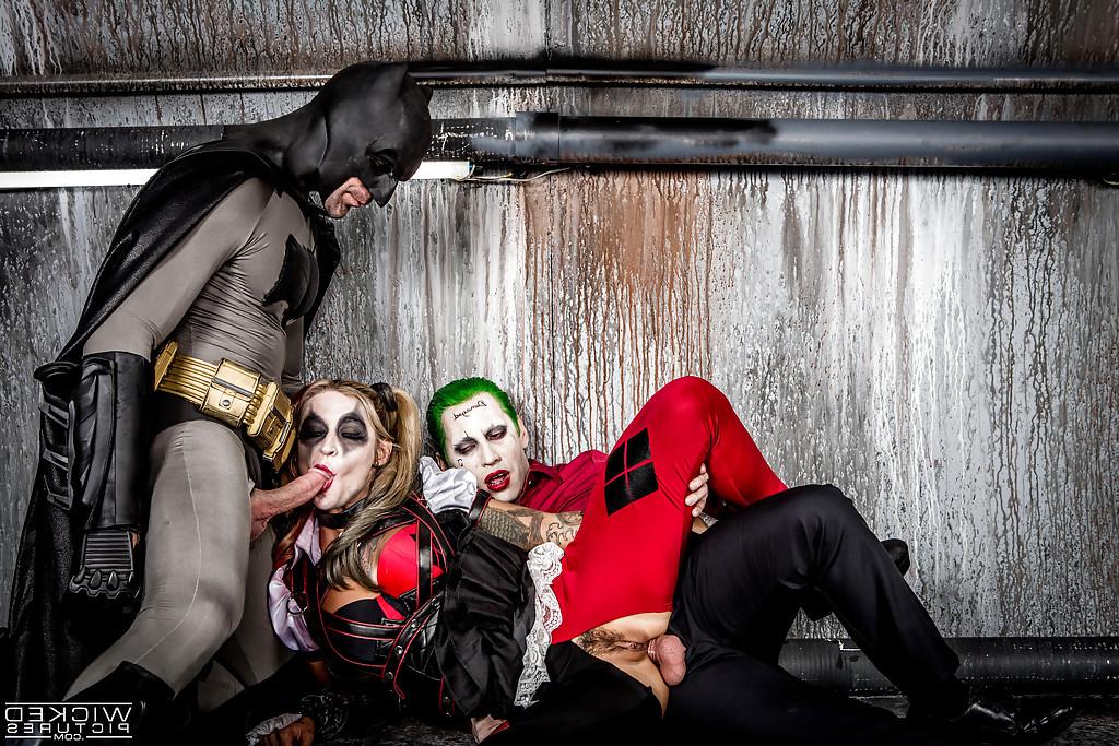 16P Pornstar Kleio Valentien sucking off Batman and the Riddler at same time