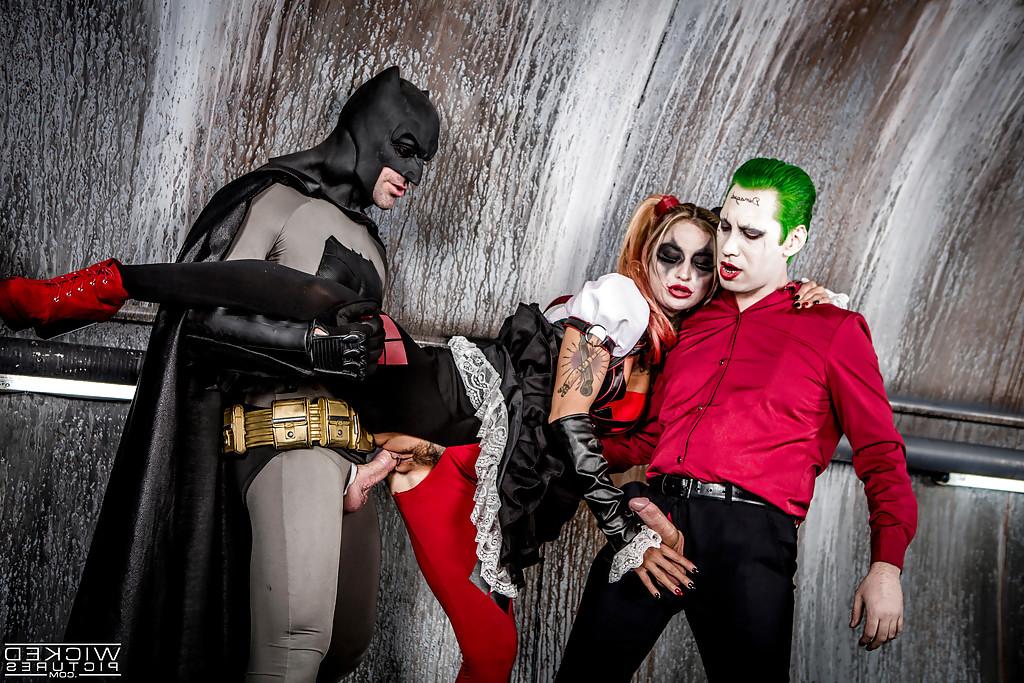 16P Pornstar Kleio Valentien sucking off Batman and the Riddler at same time