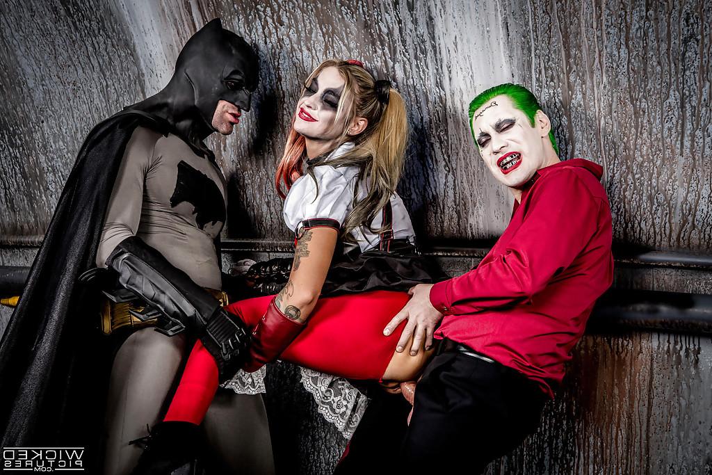 16P Pornstar Kleio Valentien sucking off Batman and the Riddler at same time