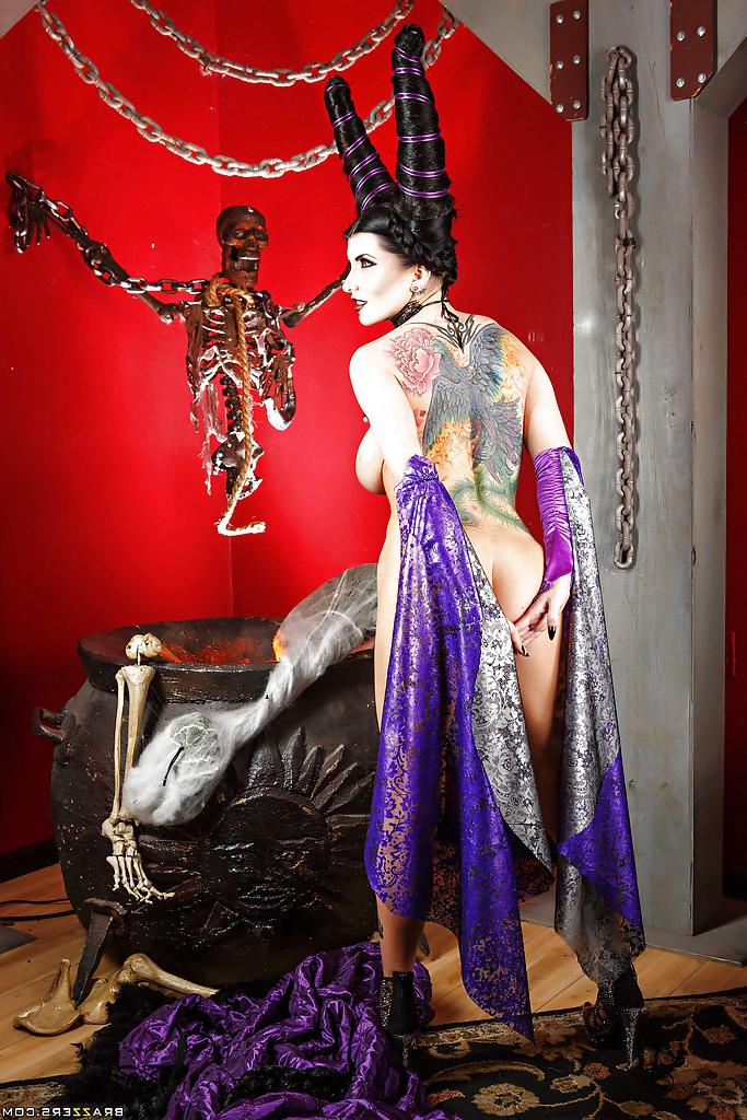 16P Sexy babe Romi Rain is all about doing cosplay in hot dress
