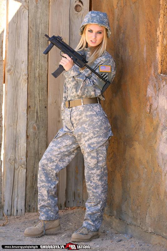 16P Fantastic babe with awesome jugs is doing very sexy cosplay today