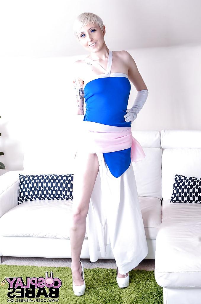 16P Short haired blonde cosplay babe Molly Dae masturbating hairy snatch