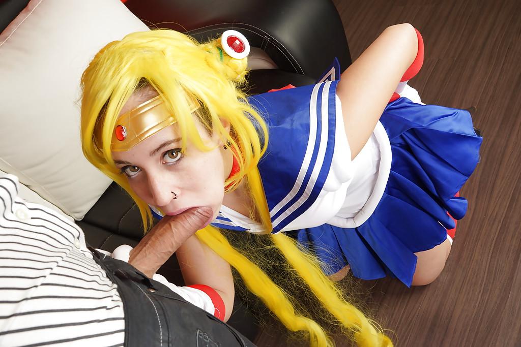 16P Latina babe Lilyan dose cosplay and sucks a hard cock while on her knees