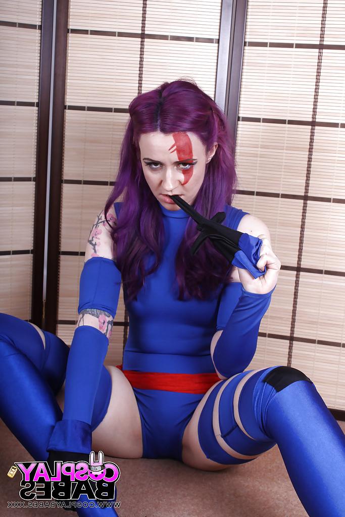 16P Solo girl Vellocet struts in cosplay uniform before spreading pussy