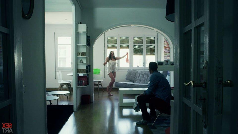 12P Euro chick Samantha Bentley engaging in rough couple fucking after kissing
