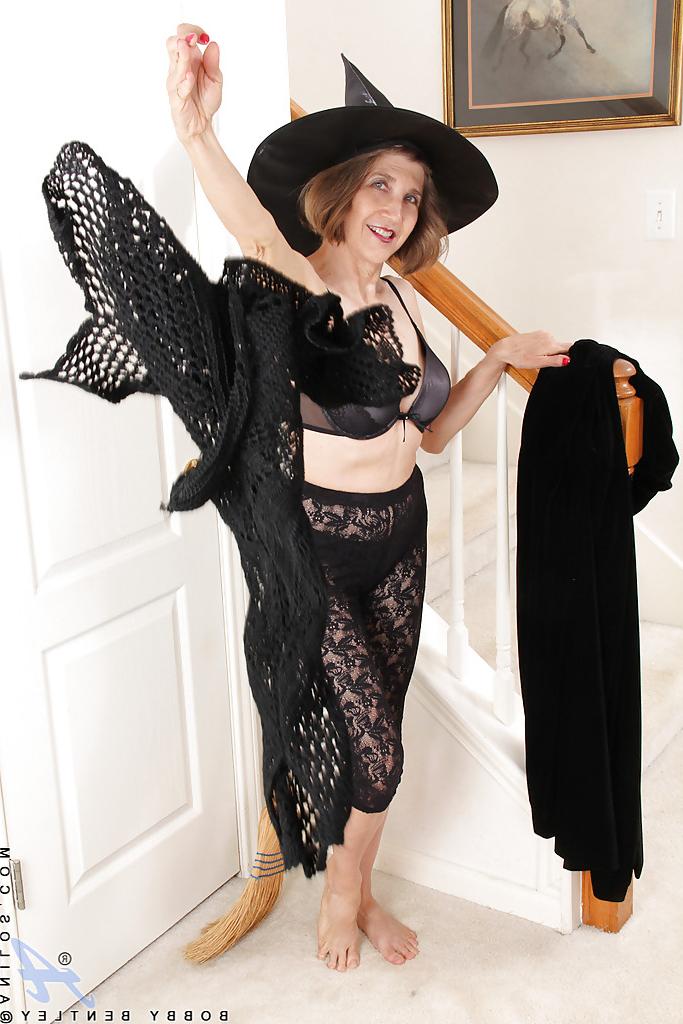 16P Smiley mature lady in cosplay outfit undressing and teasing her gash