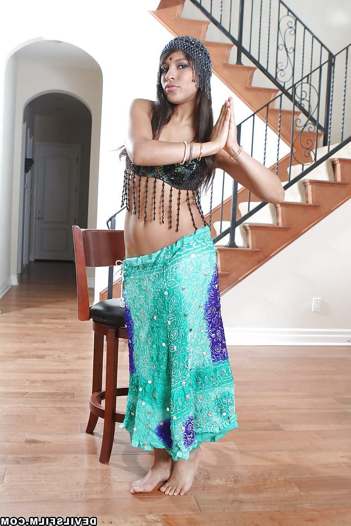 12P Winning Latina fatty Laurie Vargas has a right mood for sexy cosplay