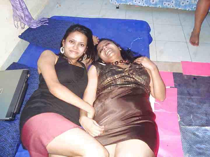 25P My pakistani women