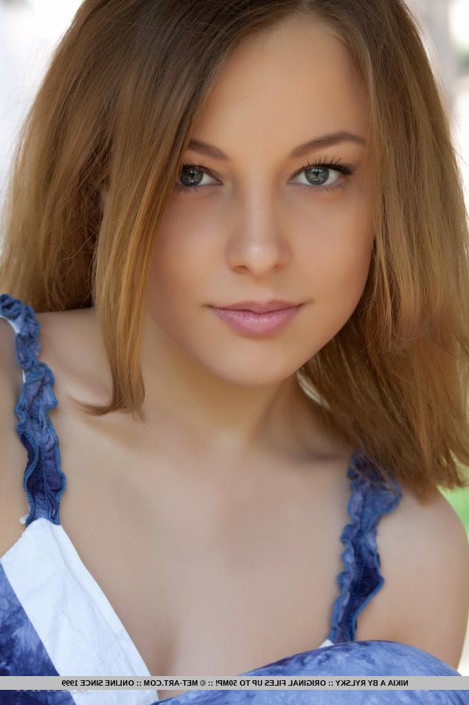 18P Smiley faced teen Nikia A removing dress for outdoor glamour spread