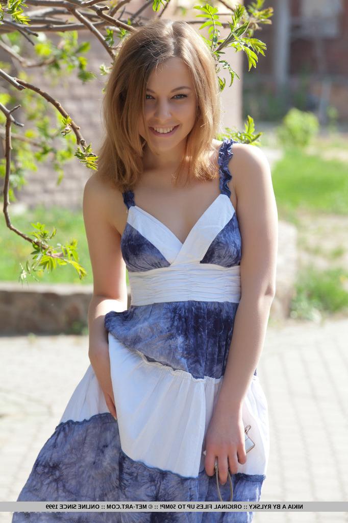 18P Smiley faced teen Nikia A removing dress for outdoor glamour spread
