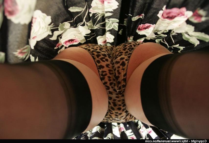 12P Mature fetish babe showing off her petite ass covered with panties