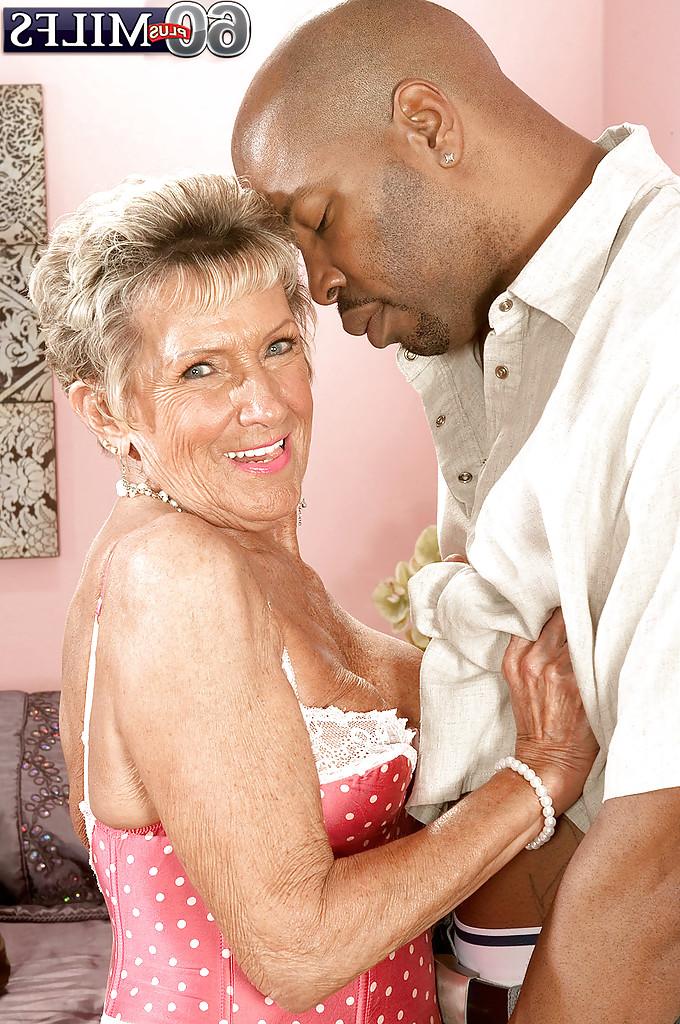 16P Fervent granny Sandra Ann takes every inch of a long dick inside her old pussy