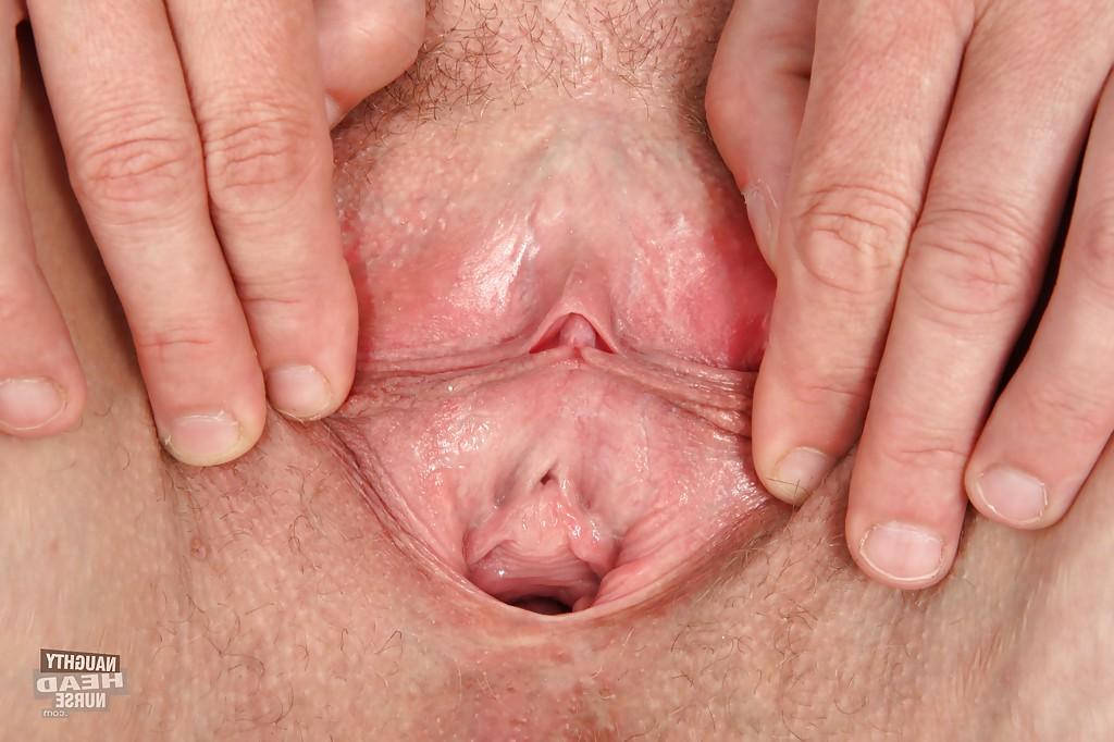 16P Fatty mature nurse lowering her panties and toying her hairy muff