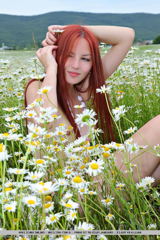 18P Pale redhead Nalli A showing off teeny tits & very hairy beaver in a field